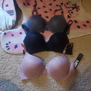 Nicole Miller bras size 36C